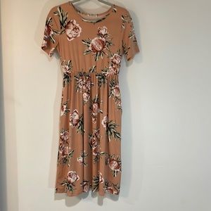 JessaKae dusty/blush pink floral dress. Size small. Has pockets.